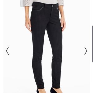 WHBM Ponte Houndstooth skinny ankle black pant
